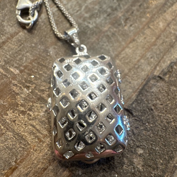 Vintage Sterling Silver Locket Pendant Necklace - Picture 4 of 7